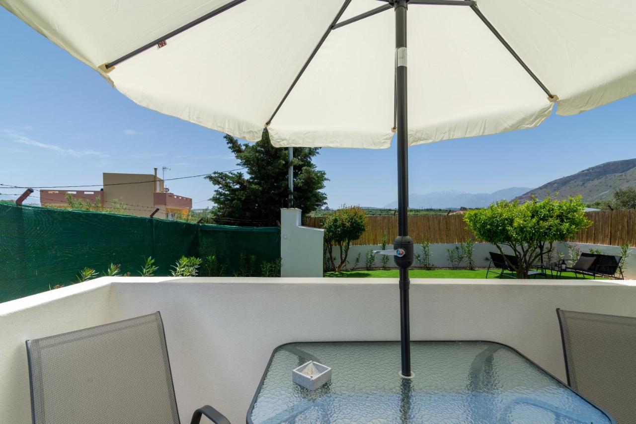 Modern House With Pool Near Beach Gazi Luaran gambar