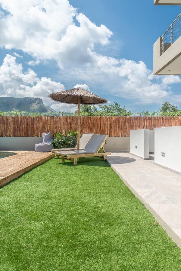Modern House With Pool Near Beach Gazi Luaran gambar