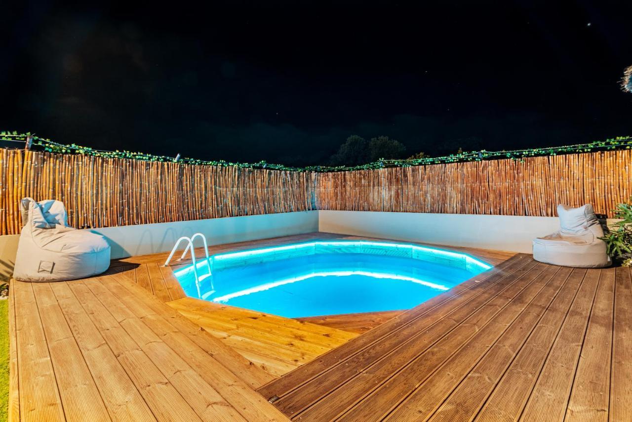 Modern House With Pool Near Beach Gazi Luaran gambar