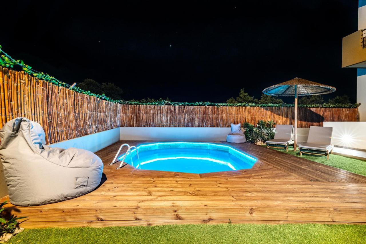 Modern House With Pool Near Beach Gazi Luaran gambar