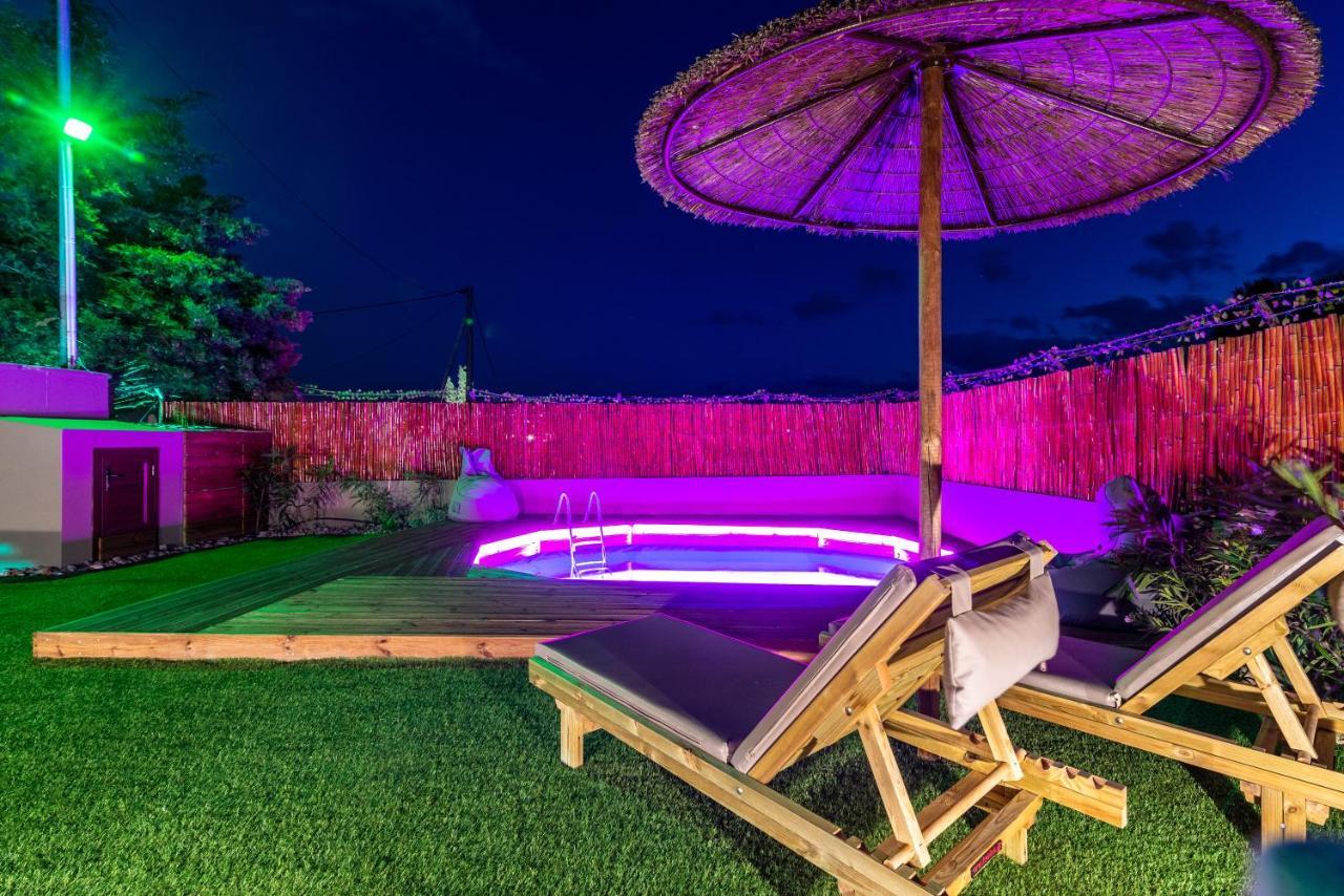 Modern House With Pool Near Beach Gazi Luaran gambar