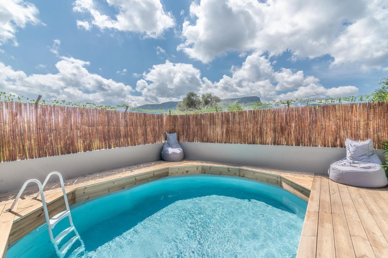 Modern House With Pool Near Beach Gazi Luaran gambar
