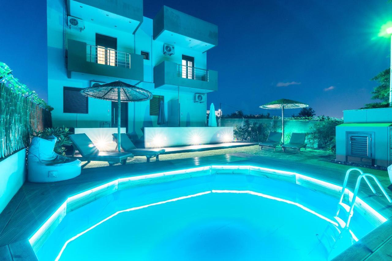 Modern House With Pool Near Beach Gazi Luaran gambar