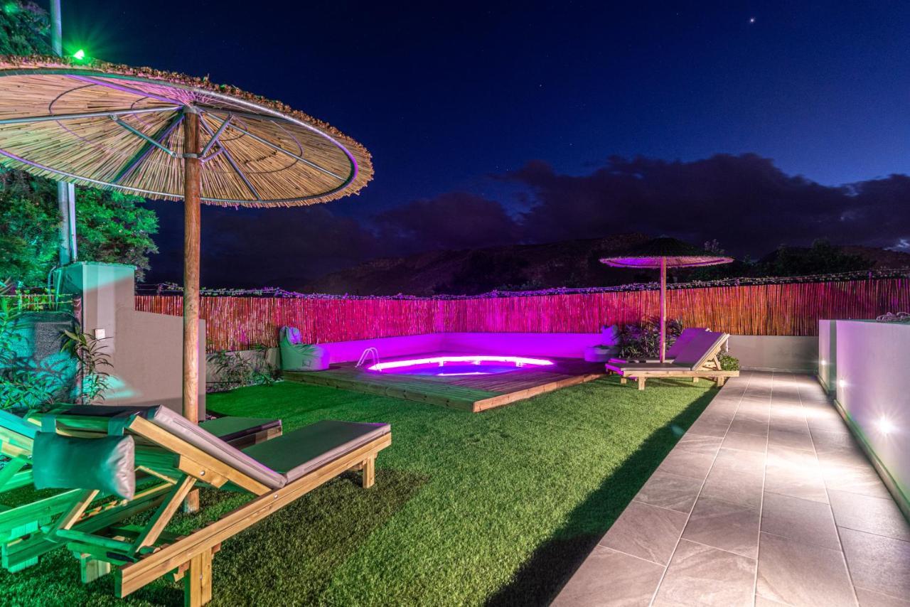 Modern House With Pool Near Beach Gazi Luaran gambar