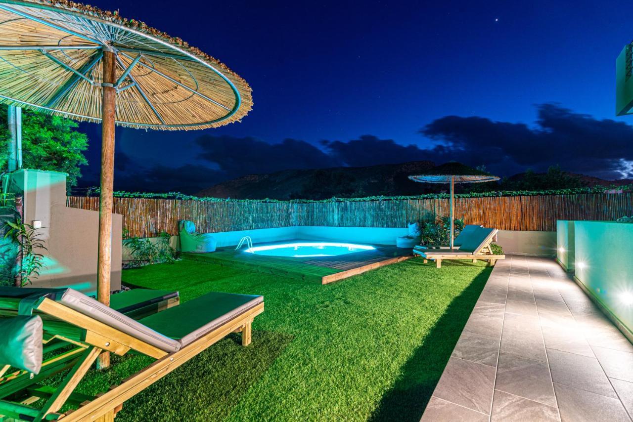 Modern House With Pool Near Beach Gazi Luaran gambar